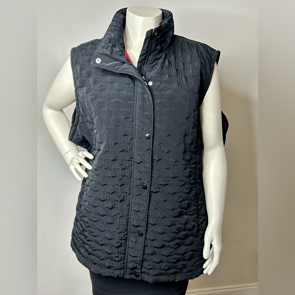 AVX Womens Black Quilted Vest sz 30/32